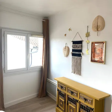 Arty Cosy Wifi Netflix Ac